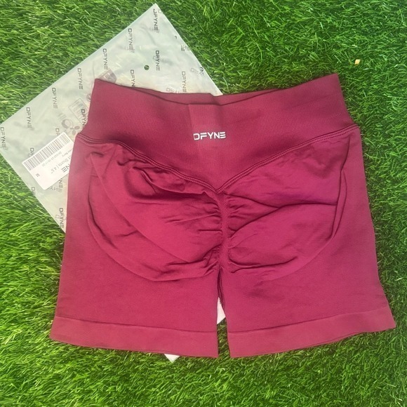 Dfyne Pants - Dfyne impact shorts 4.5" winter berry medium